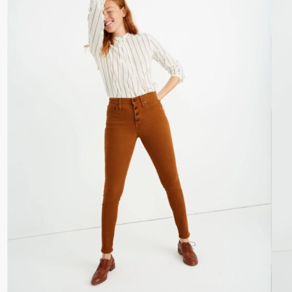 9" Mid-Rise Skinny Jeans: Garment-Dyed Button-Front Edition